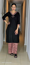 Load image into Gallery viewer, Black and Maroon kurta set