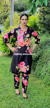 Load image into Gallery viewer, Black floral beauty