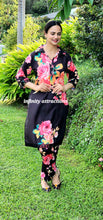 Load image into Gallery viewer, Black floral beauty