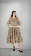 Load image into Gallery viewer, Leopard print Midi dress
