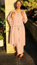 Load image into Gallery viewer, Lilac pink pant suit
