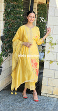 Load image into Gallery viewer, Lemon pure Banarsi silk pant suit
