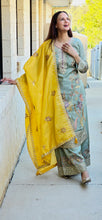 Load image into Gallery viewer, Tissue silk pista plazo suit
