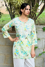 Load image into Gallery viewer, Mul green kurta only
