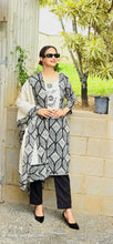 Load image into Gallery viewer, Black and pure cotton pant suit
