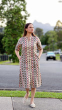 Load image into Gallery viewer, Zigzag Midi dress with pockets
